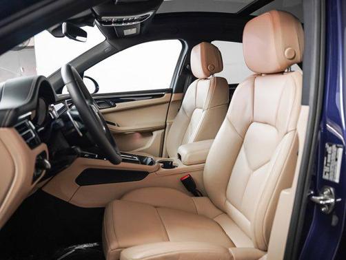 2025 Porsche Macan AWD