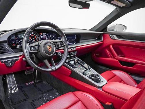 GT SILVER 2022 Porsche 911 Carrera
