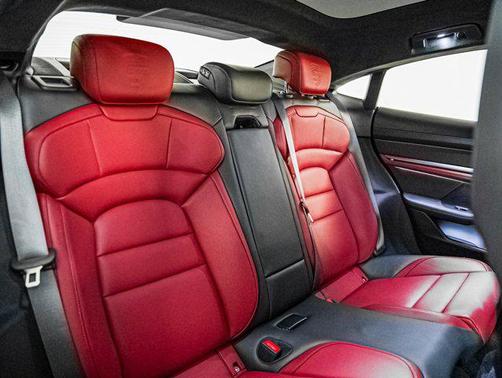 2022 Porsche Taycan GTS