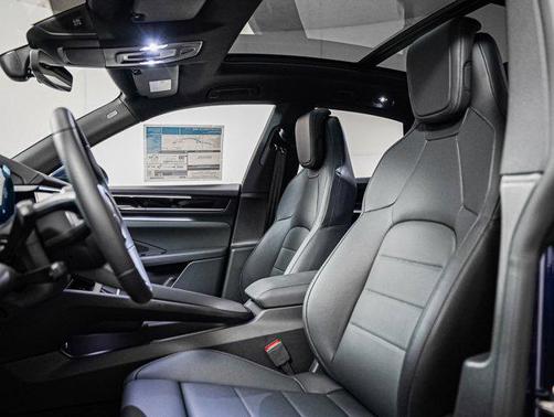 GENTIAN BLUE 2024 Porsche Macan Macan Electric 4