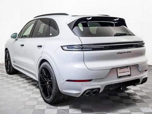2025 Porsche Cayenne GTS