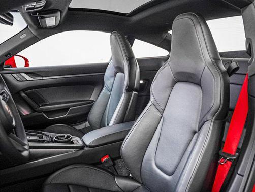 2025 Porsche 911 Carrera
