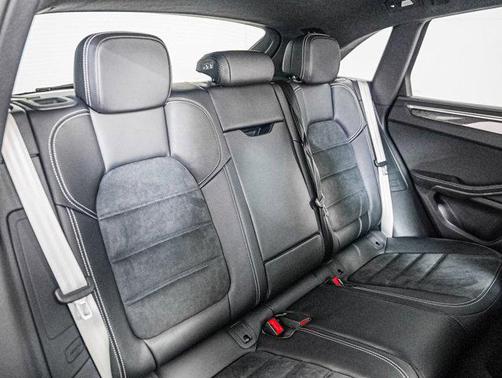 2025 Porsche Macan GTS