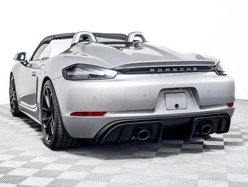 2022 Porsche 718 Spyder Roadster