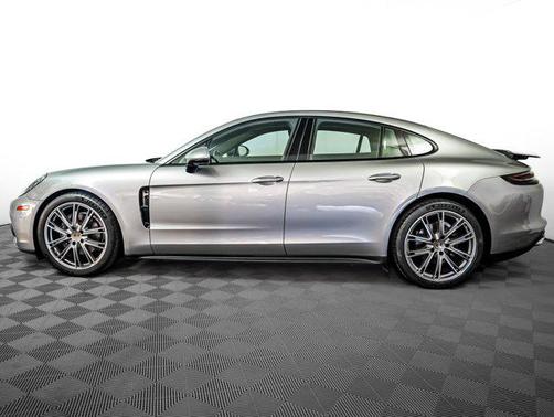 2019 Porsche Panamera 4