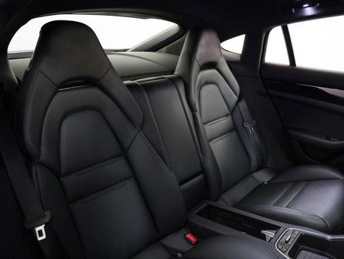 2019 Porsche Panamera 4