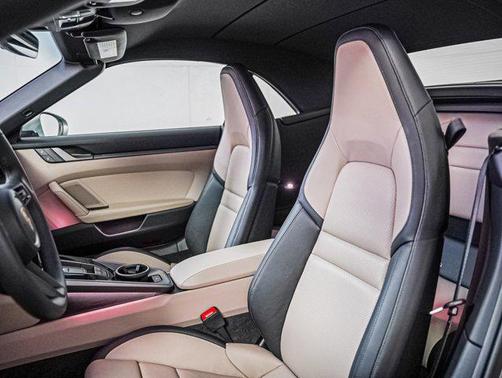 2025 Porsche 911 Carrera