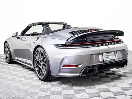 2025 Porsche 911 Carrera