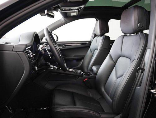 2025 Porsche Macan AWD