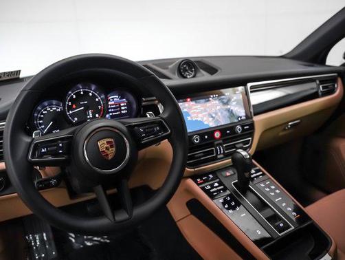 2025 Porsche Macan AWD