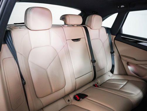 2025 Porsche Macan AWD