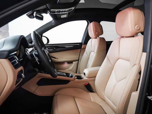 2025 Porsche Macan AWD