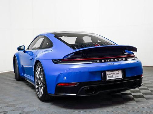 2025 Porsche 911 Carrera