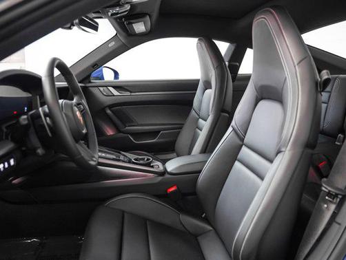 2025 Porsche 911 Carrera