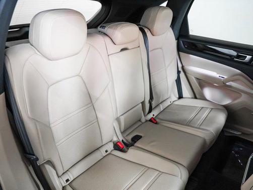 2020 Porsche Cayenne Cayenne