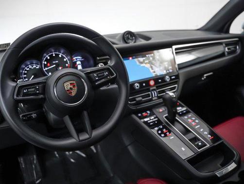2025 Porsche Macan AWD