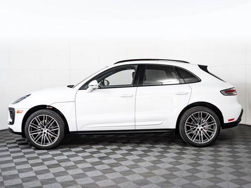 2025 Porsche Macan AWD
