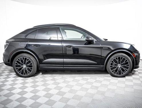 JET BLACK 2025 Porsche Macan Macan Electric 4