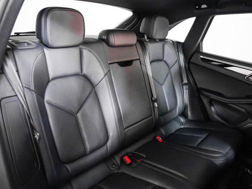 2024 Porsche Macan AWD