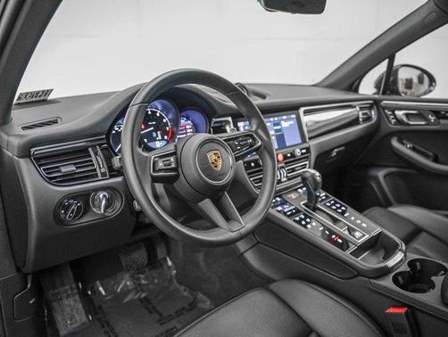 2024 Porsche Macan AWD