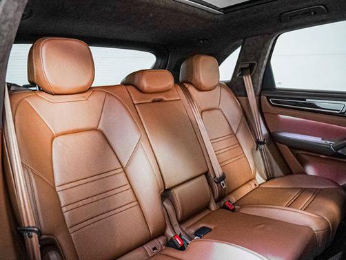 2022 Porsche Cayenne Turbo