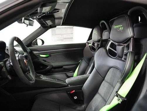 2025 Porsche 718 Spyder RS