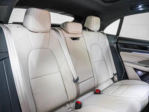 2025 Porsche Macan 4S