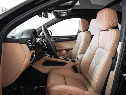 2025 Porsche Macan AWD