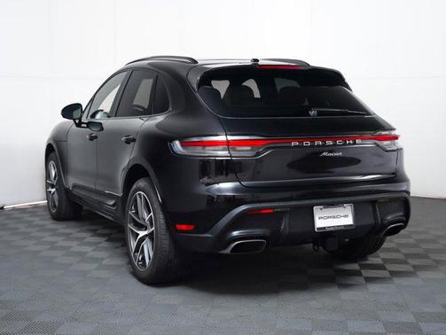 2025 Porsche Macan AWD