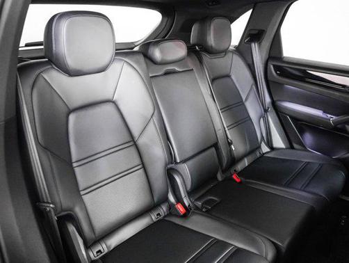 2023 Porsche Cayenne S