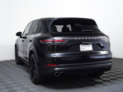 2023 Porsche Cayenne S