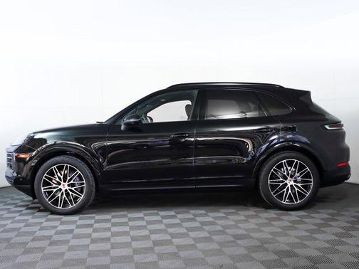 2025 Porsche Cayenne AWD