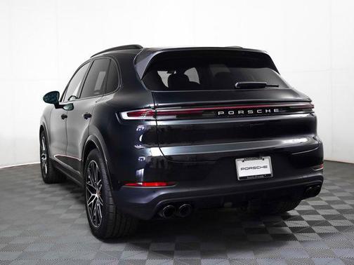 2025 Porsche Cayenne AWD