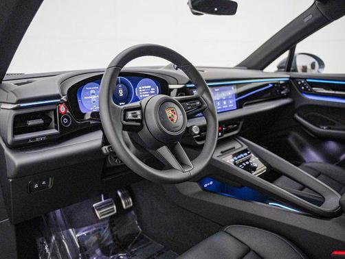 2025 Porsche Macan 4S