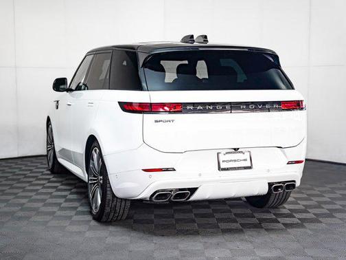 2025 Land Rover Range Rover Sport SE