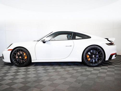 2024 Porsche 911 Carrera GTS