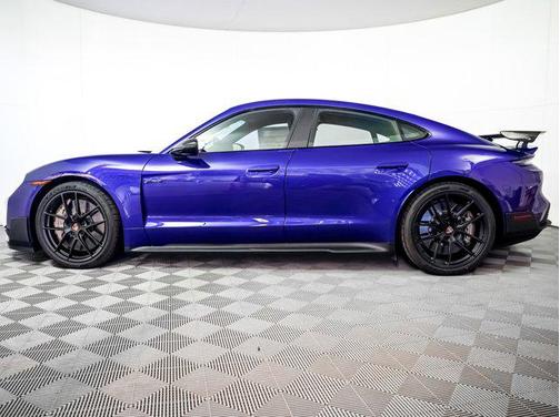 2025 Porsche Taycan Turbo GT