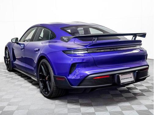 2025 Porsche Taycan Turbo GT