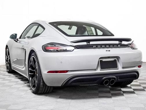 2025 Porsche 718 Cayman Style Edition