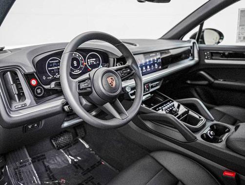 CHROMITE BLACK 2026 Porsche Cayenne Cayenne