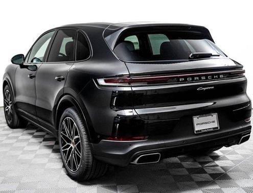CHROMITE BLACK 2026 Porsche Cayenne Cayenne