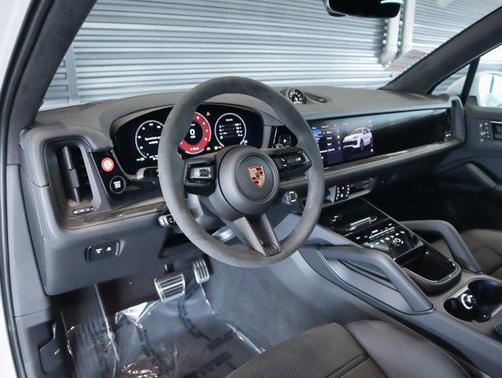2026 Porsche Cayenne GTS