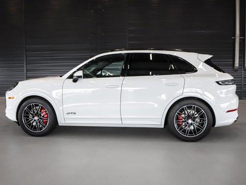 2026 Porsche Cayenne GTS