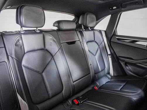 2023 Porsche Macan Base