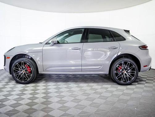 2023 Porsche Macan Base