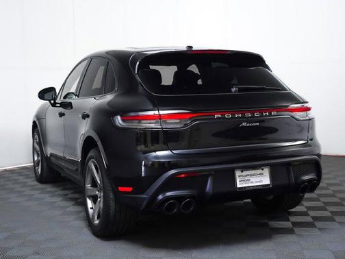 2023 Porsche Macan AWD