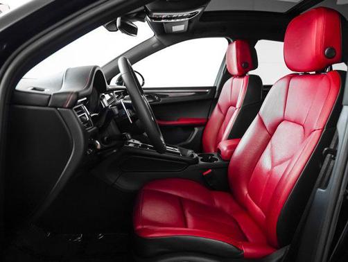 2023 Porsche Macan AWD