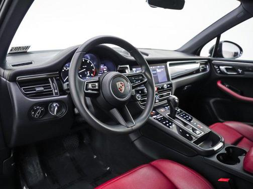 2023 Porsche Macan AWD