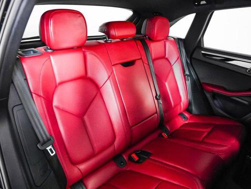 2023 Porsche Macan AWD