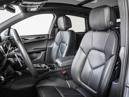 2023 Porsche Macan Base